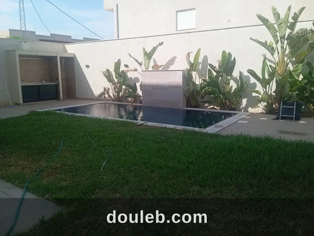 Villa avec piscine et ascenseur à la soukra à Ariana