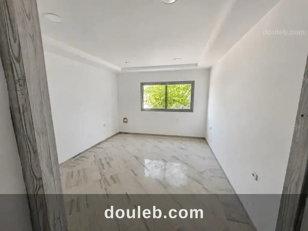 Dépôt de 1 100 m à à el mghira 3 à Ben Arous