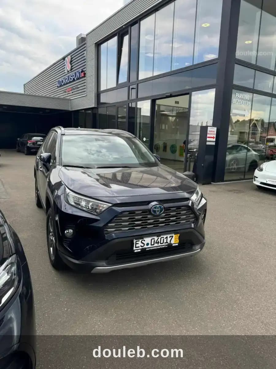 Rav4 hybride essence à Jendouba