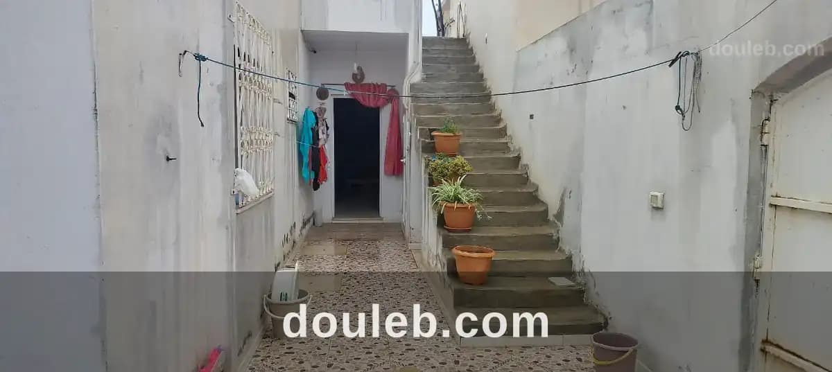 Une maison à sidi hammed de la route principale - Miniature 2