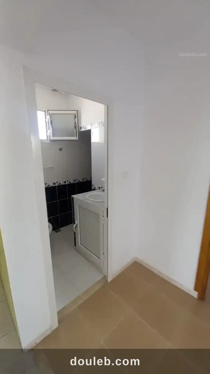 Appartement à rue el ghofrane - Miniature 3