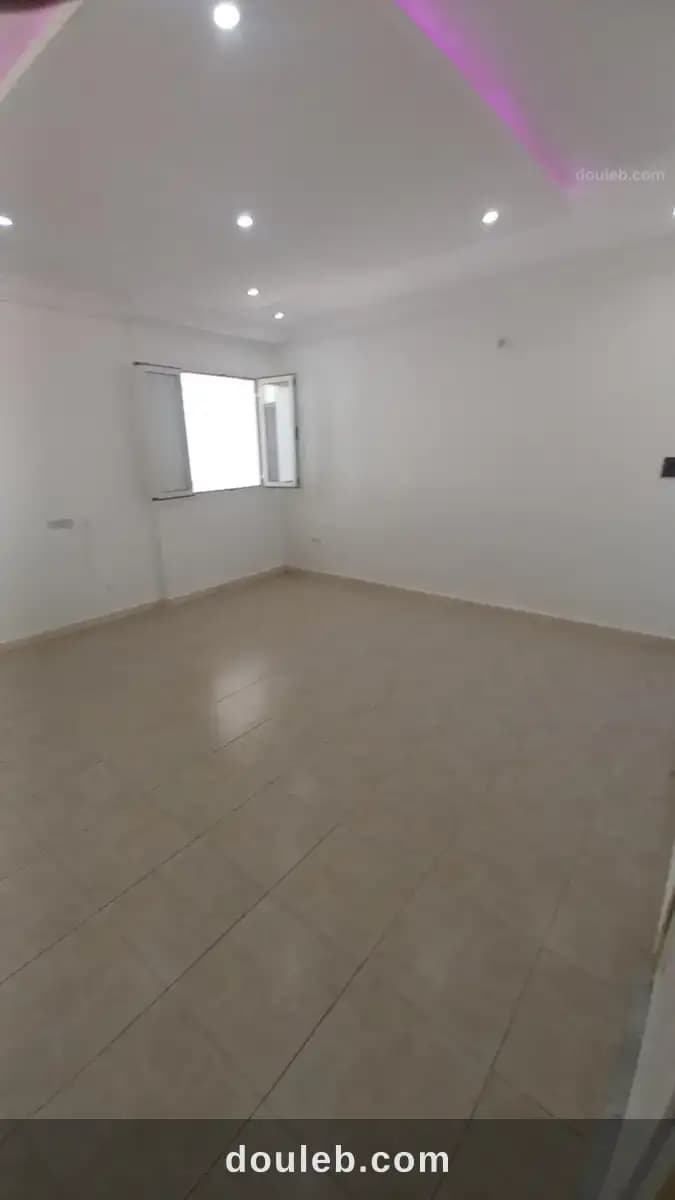 Appartement à rue el ghofrane - Miniature 5