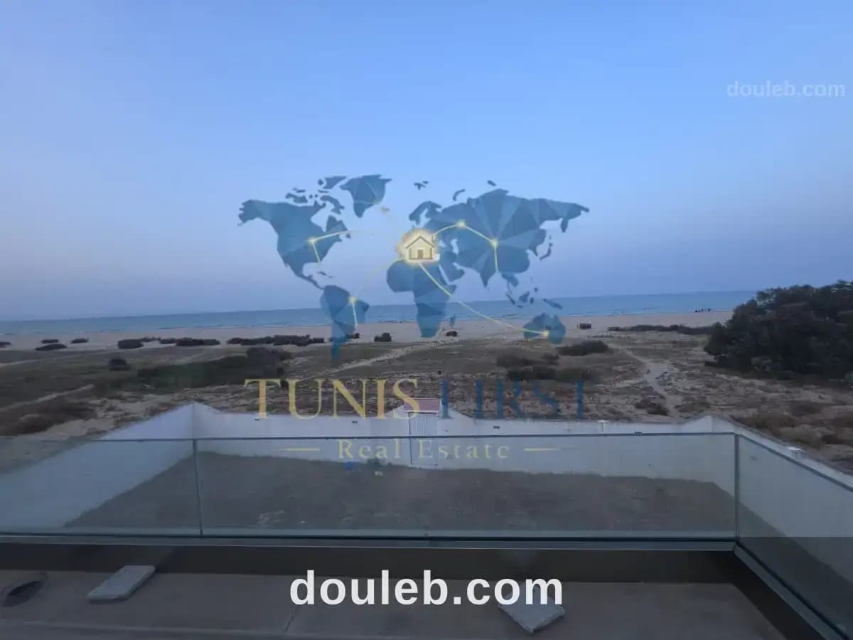 Villa pied dans l'eau a raoued à Ariana