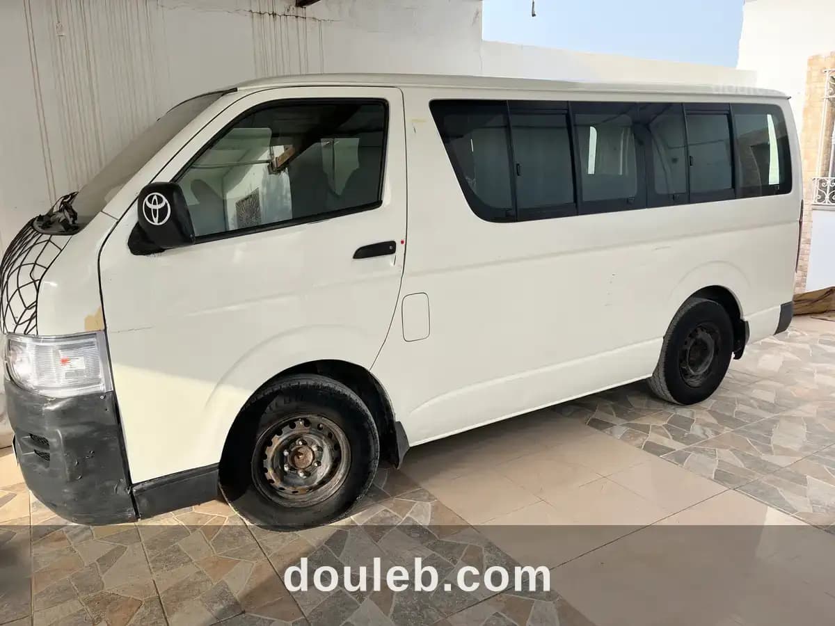 Toyota hiace diesel 9 places moteur l5 3l à Monastir