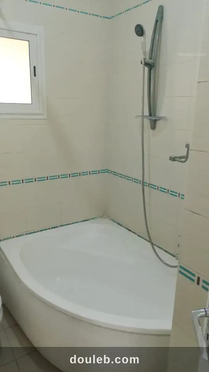 Un mignon appartement s3 à el omrane supérieur - Miniature 5