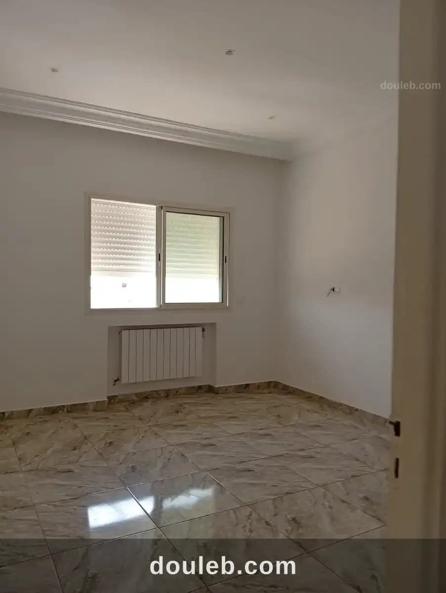 Un étage de villa s3 à jardins menzah 2 - Miniature 2