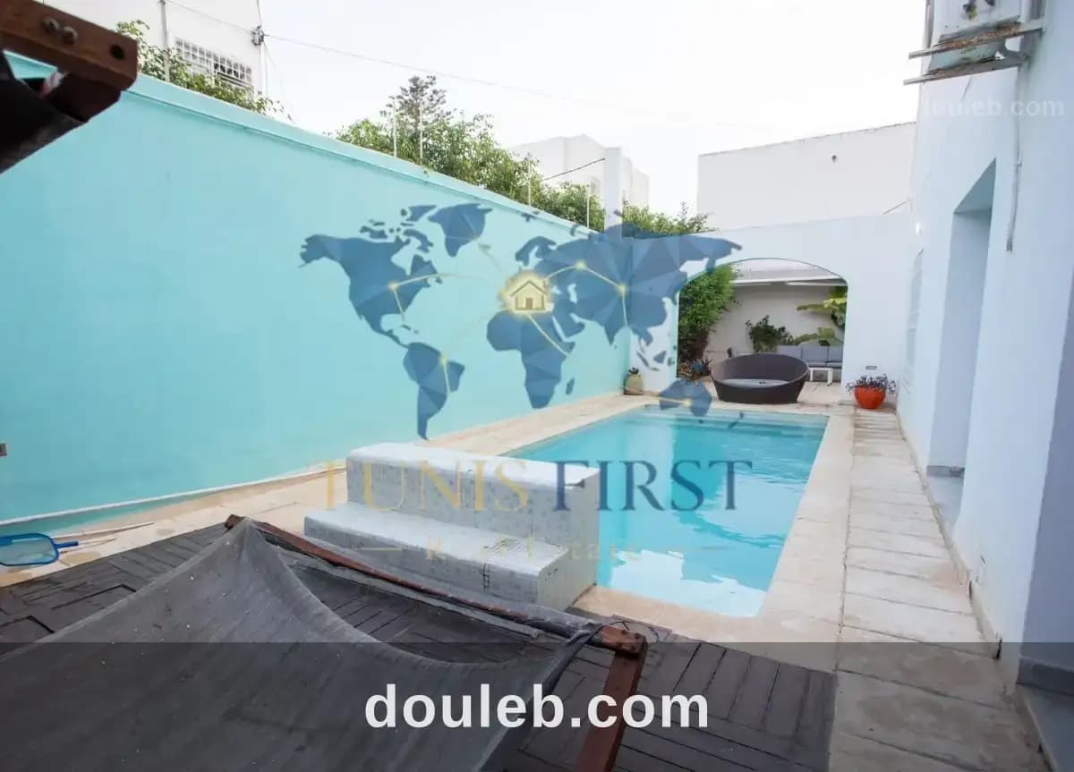 Rdc de villa meublee avec piscine a carthage à Tunis