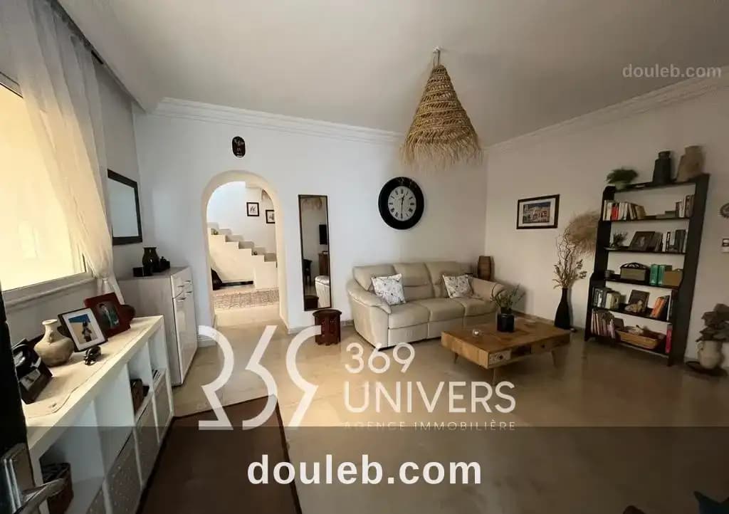 Duplex vide avec jardin à gammarth ref rd008 à Tunis
