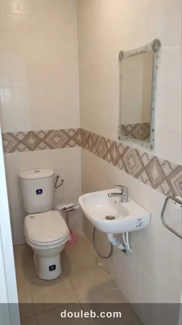 Un appartement s2 retapé à menzah 7 - Miniature 5