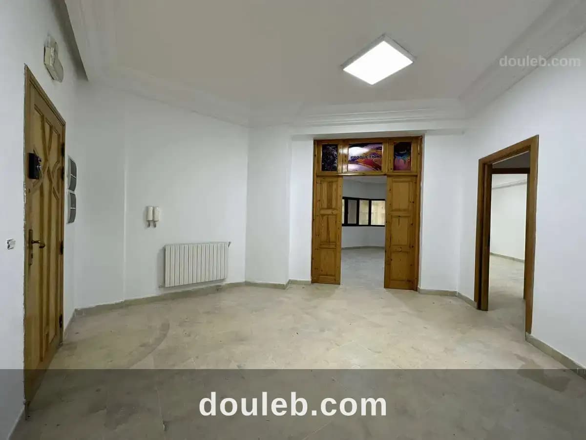 Bureau a2 à ennasr 2 hedi nouira à Ariana