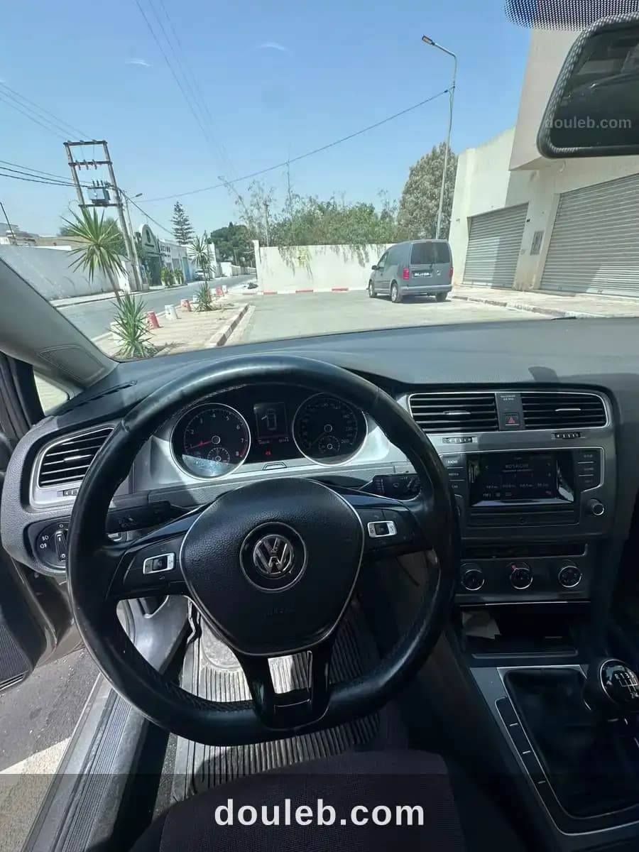 Particulier à particulier vend golf 7 tsi à Ariana