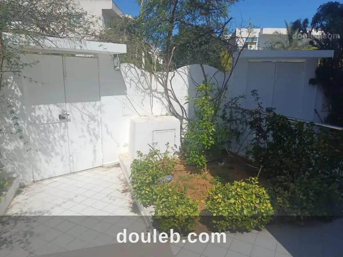 Maison et son étage avec entrées indépendantes à Tunis