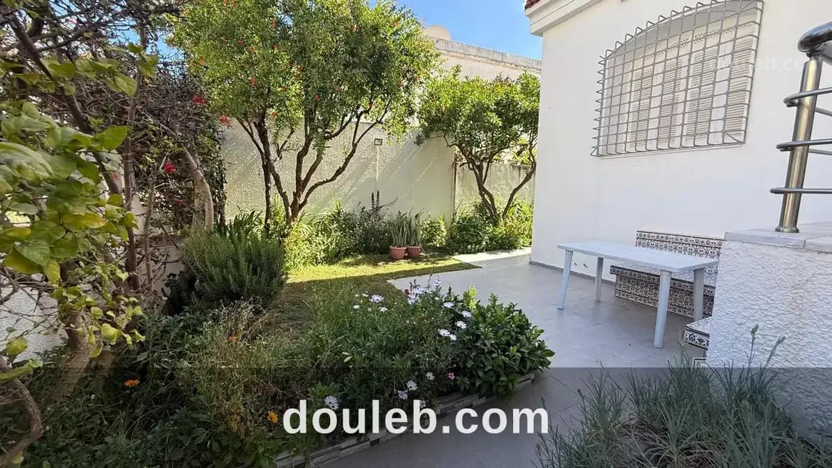Villa s5 de 439 m a cite el ghazela à Ariana