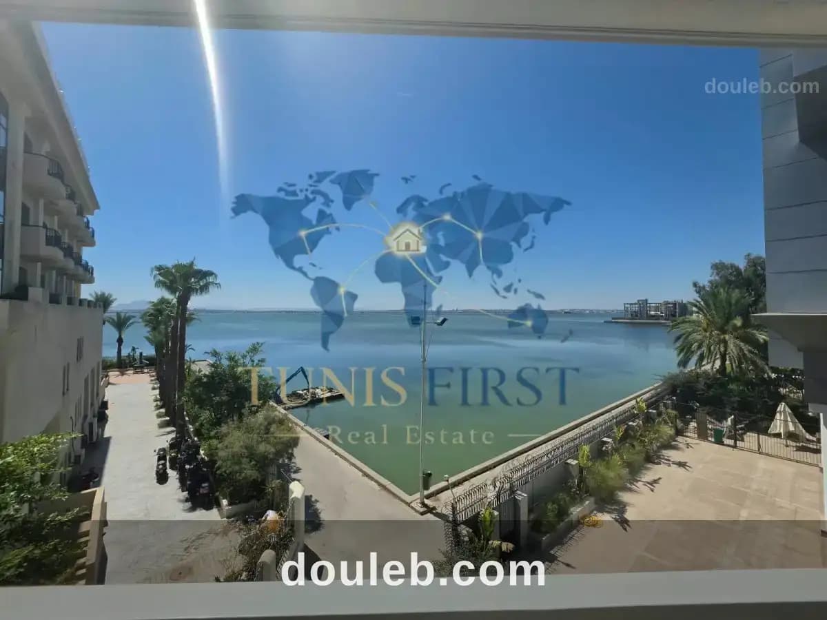 Appartement en duplex vide aux berges du lac 1 à Tunis