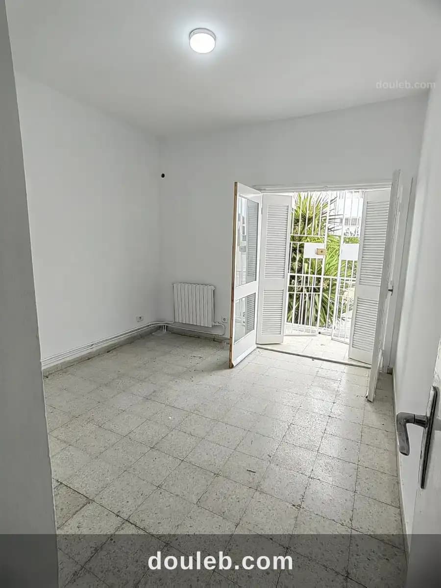 Triplex s plus 3 aux uv4 menzah 5 à Ariana