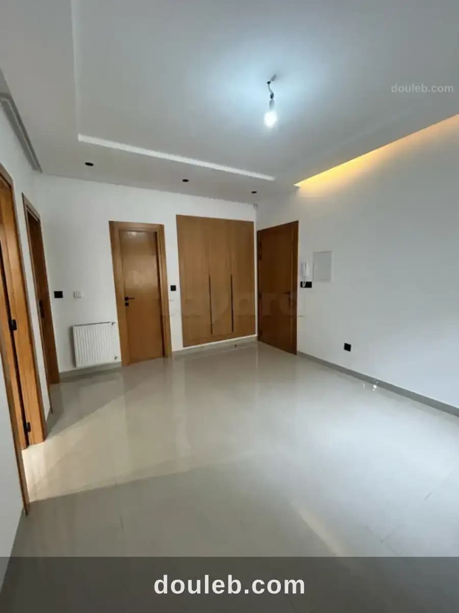 Apprt s3 ainzaghwen à Tunis