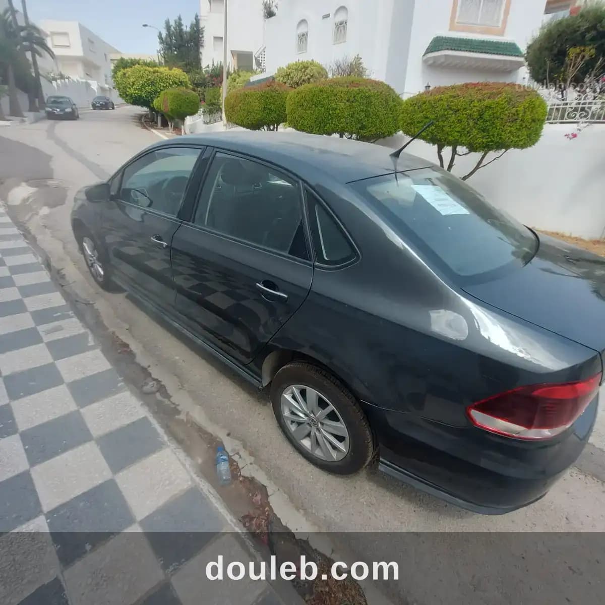 Polo sedan excellent état à Ariana