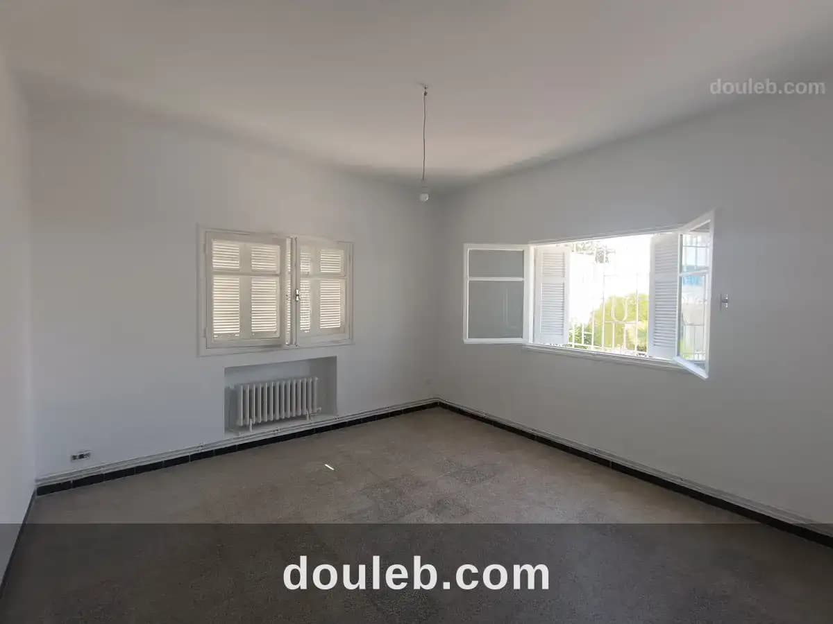 Appart dans un etg de villa mutuelleville à Tunis
