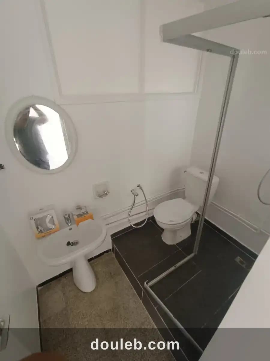 Appart dans un etg de villa mutuelleville - Miniature 3