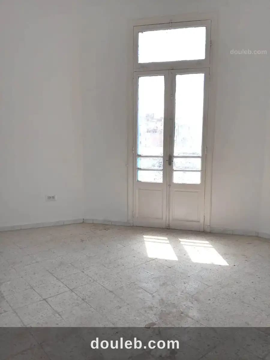 Appartement s1 au 2e étage à Tunis