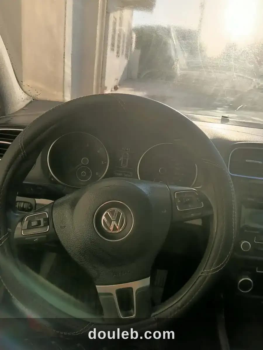 Volkswagen golf 6 - Miniature 4