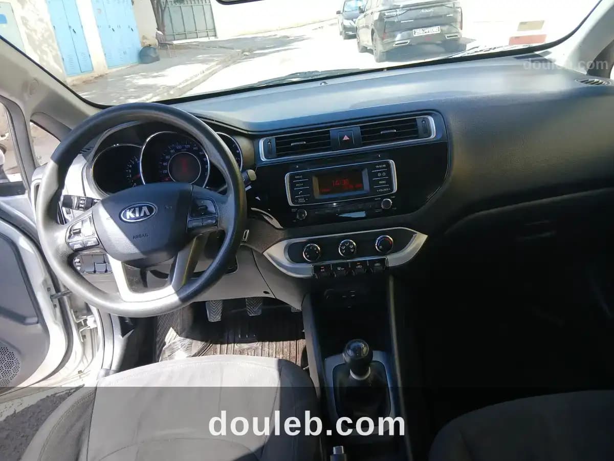Kia rio 1ére main modèle 2015 - Miniature 3