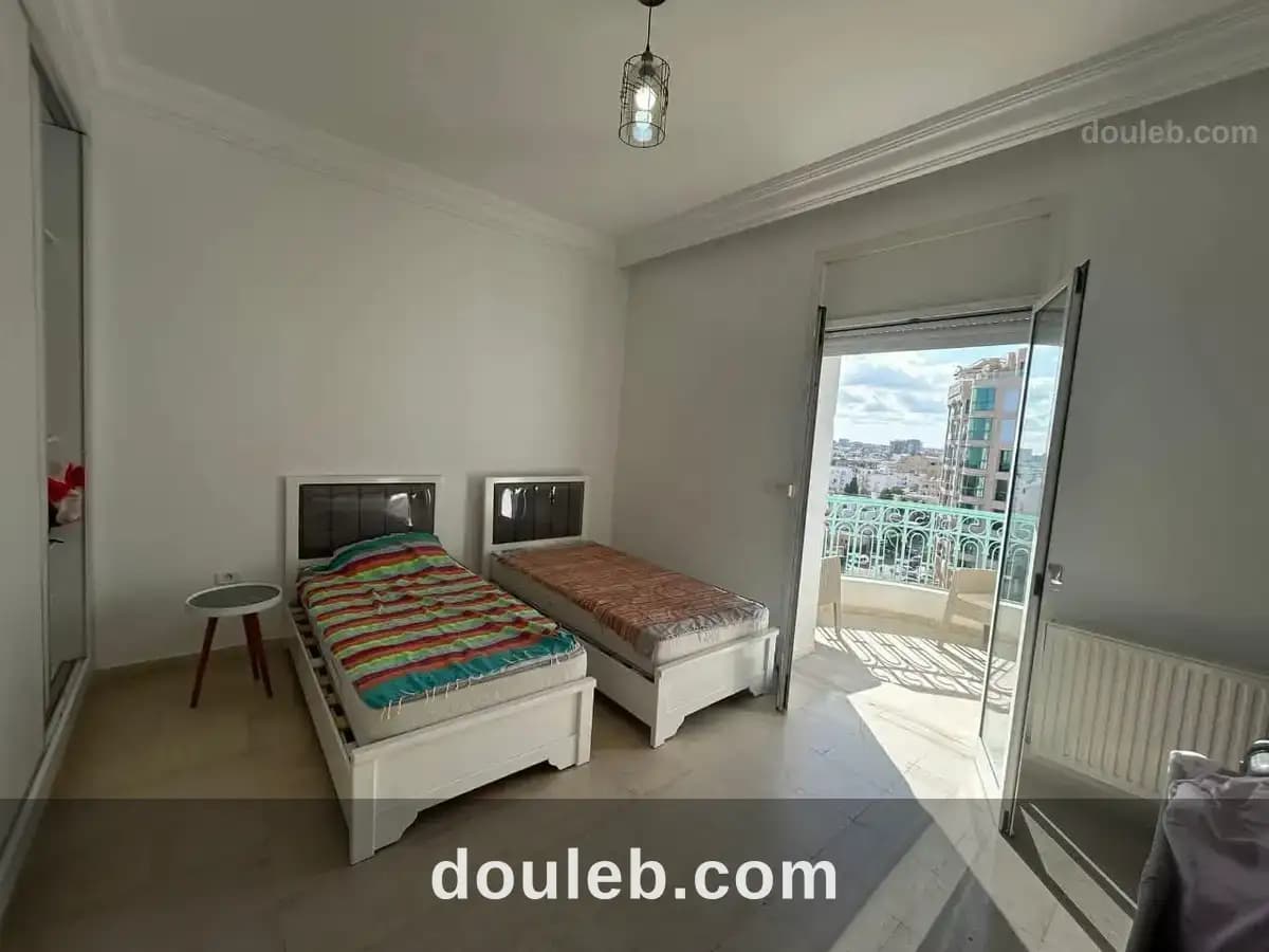 Beaux appartement plein zone touristique - Miniature 3