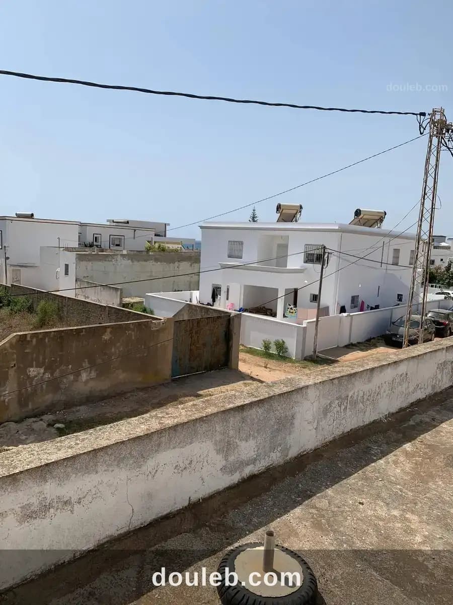 Terrain de 300m2 a la plage à Nabeul