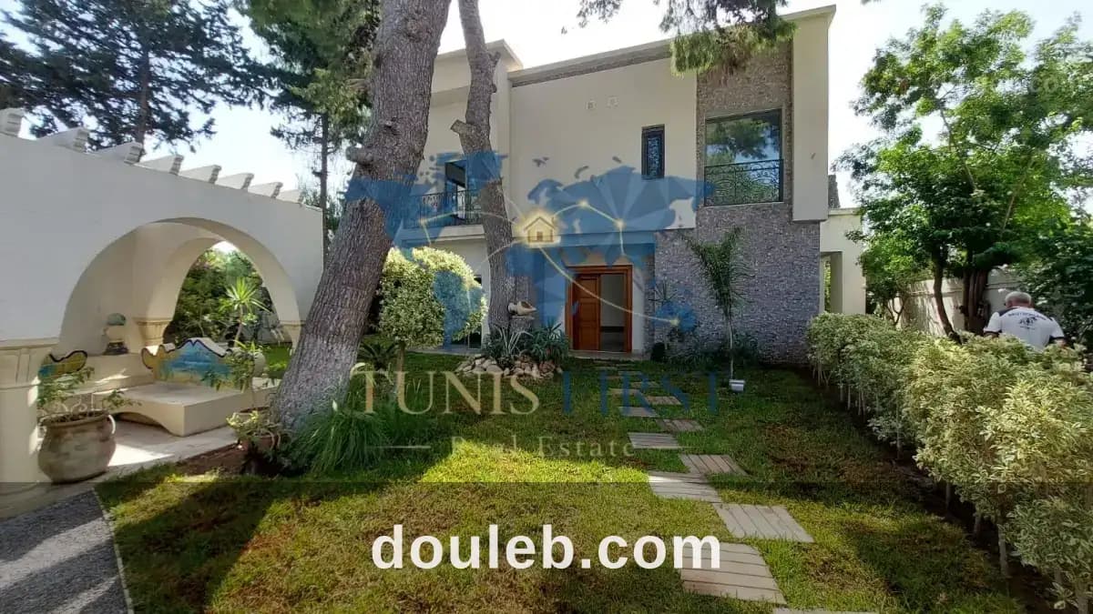 Duplex vide à carthage présidence à Tunis