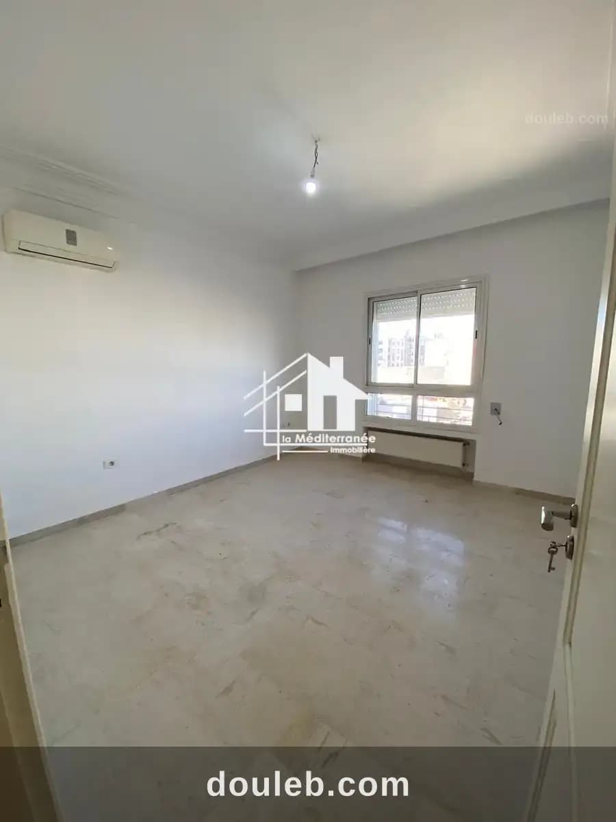 Appartement s2 au bardo 2 à Tunis