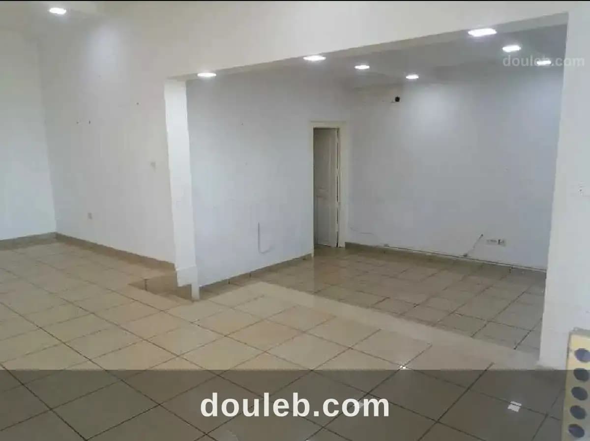 Bel etage de villa a l'aouina sur gp9 à Tunis