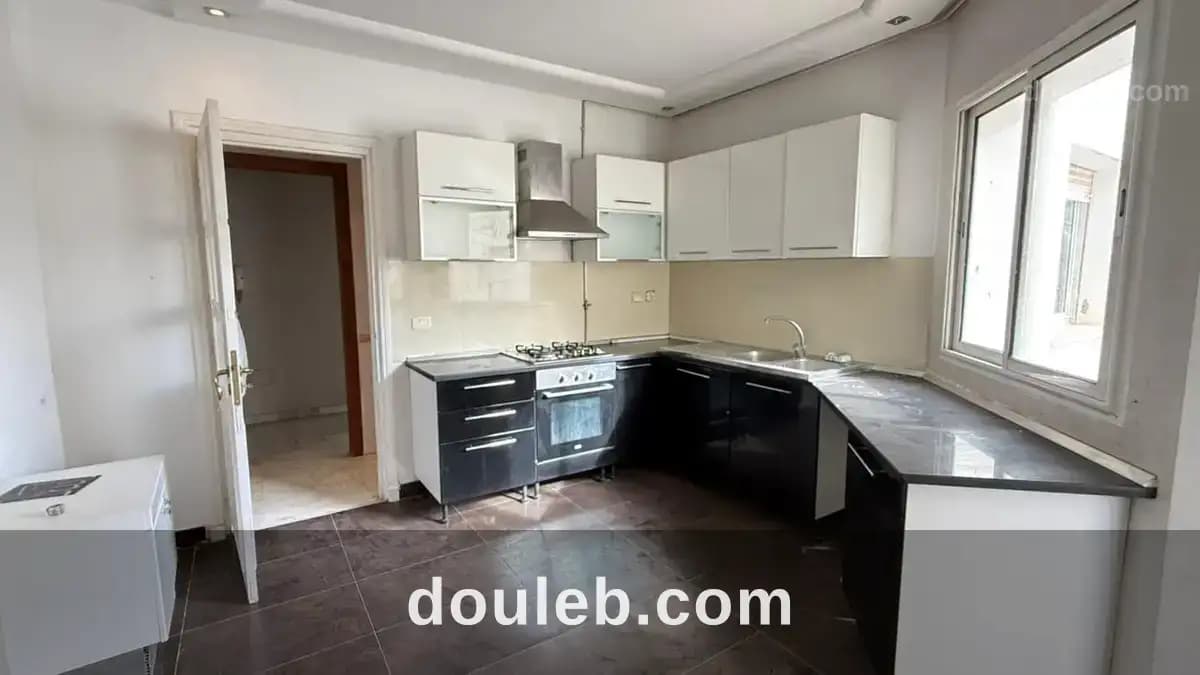 Appartement s3 de 157 m a cite ennasr à Ariana