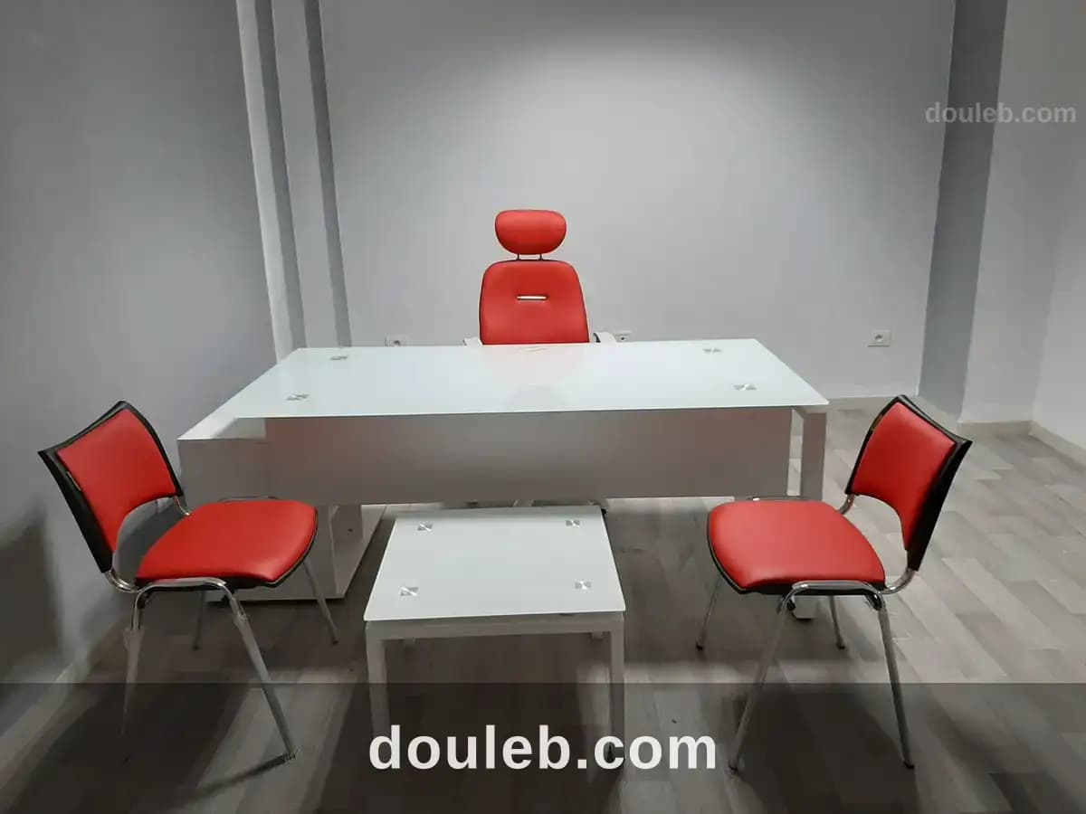 Bureau avec hall et 1 pièce - Miniature 3