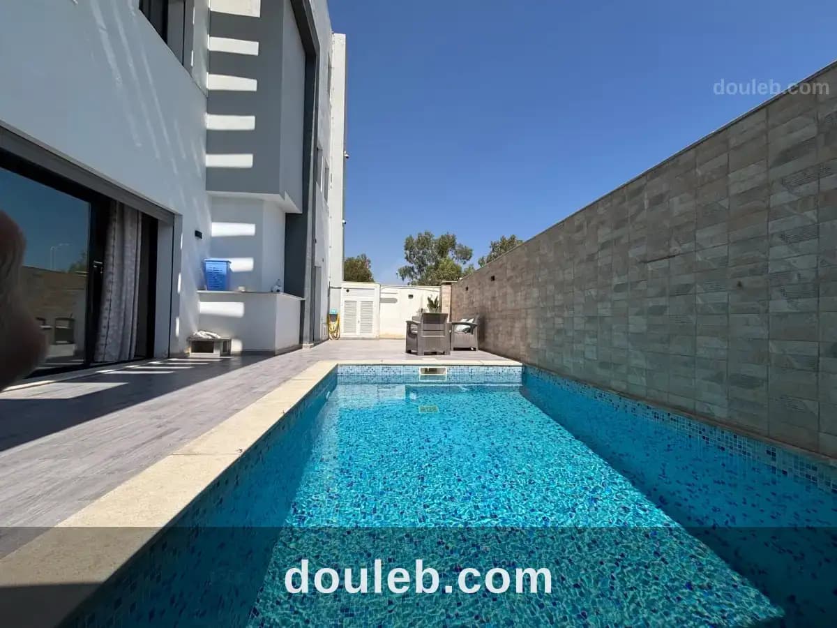 Villa avec piscine a raoued - Miniature 2