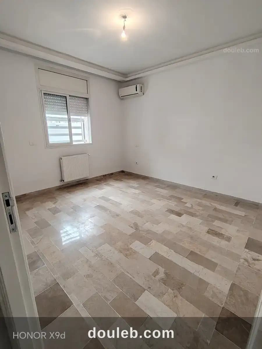 Appartement en rez de chaussée en face de mg lfh à Ben Arous