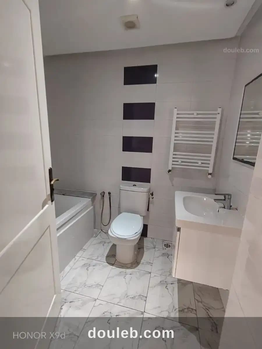 Appartement en rez de chaussée en face de mg lfh - Miniature 2