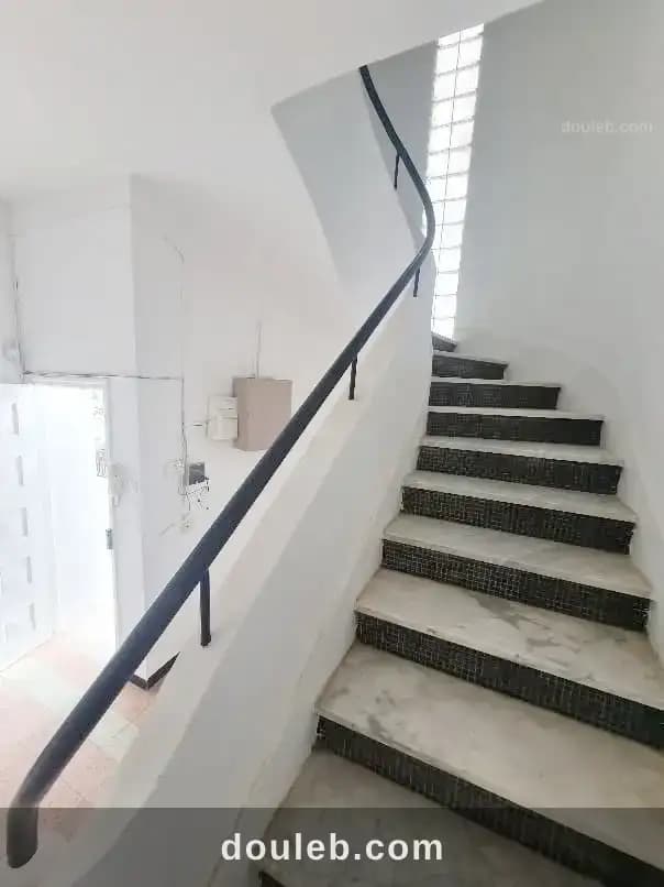 Nouvelle ariana grande villa bien située à Ariana