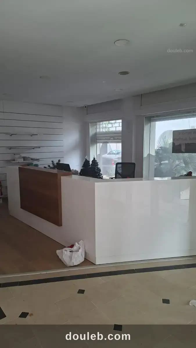Espace commercial 750 m2 av hédi nouira ennasr 2 - Miniature 3
