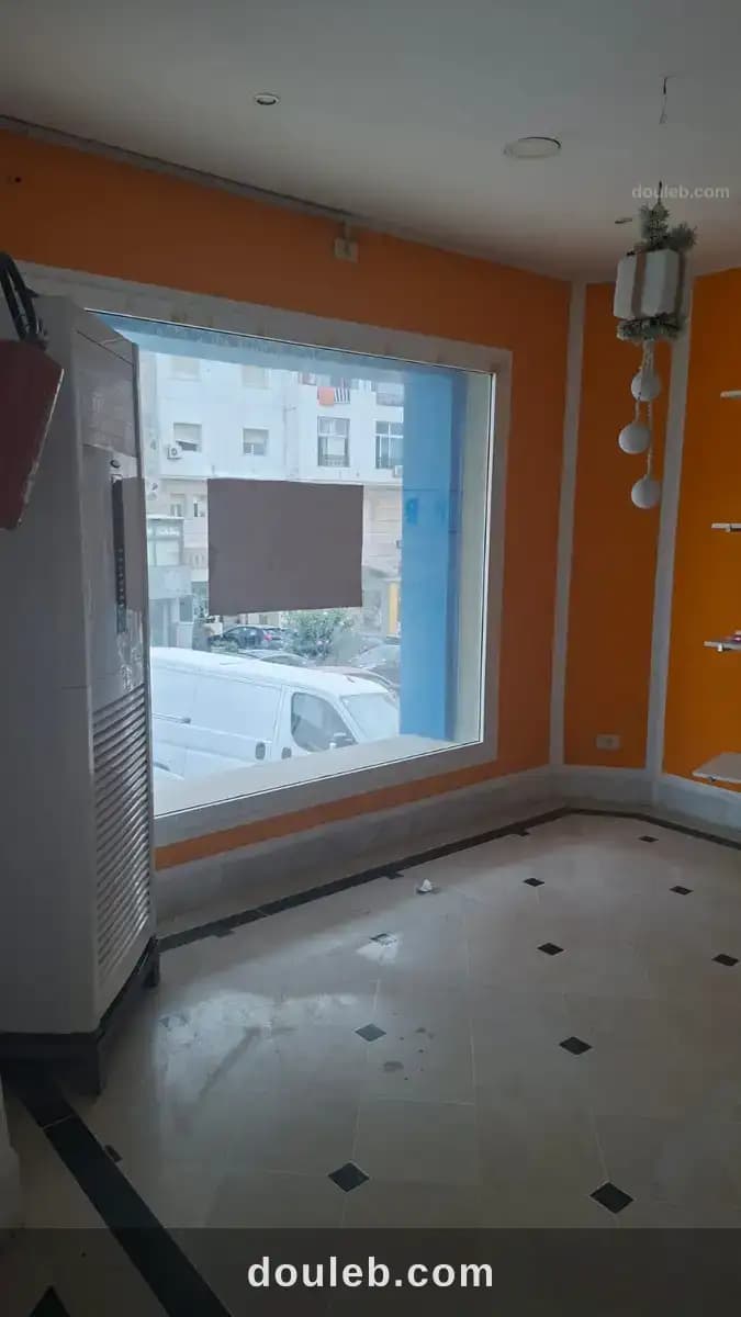 Espace commercial 750 m2 av hédi nouira ennasr 2 - Miniature 4