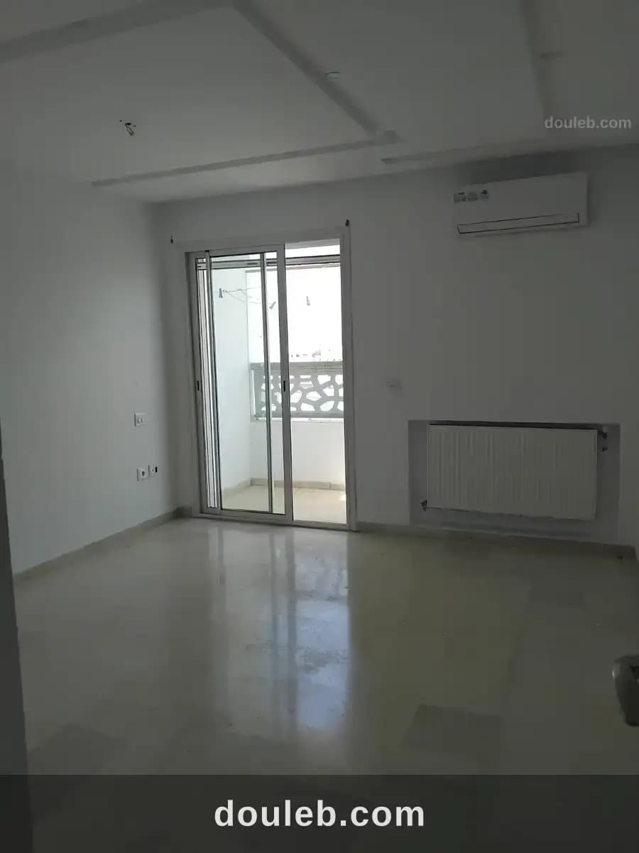Appartement au mourouj 6 trois chambre salon à Ben Arous