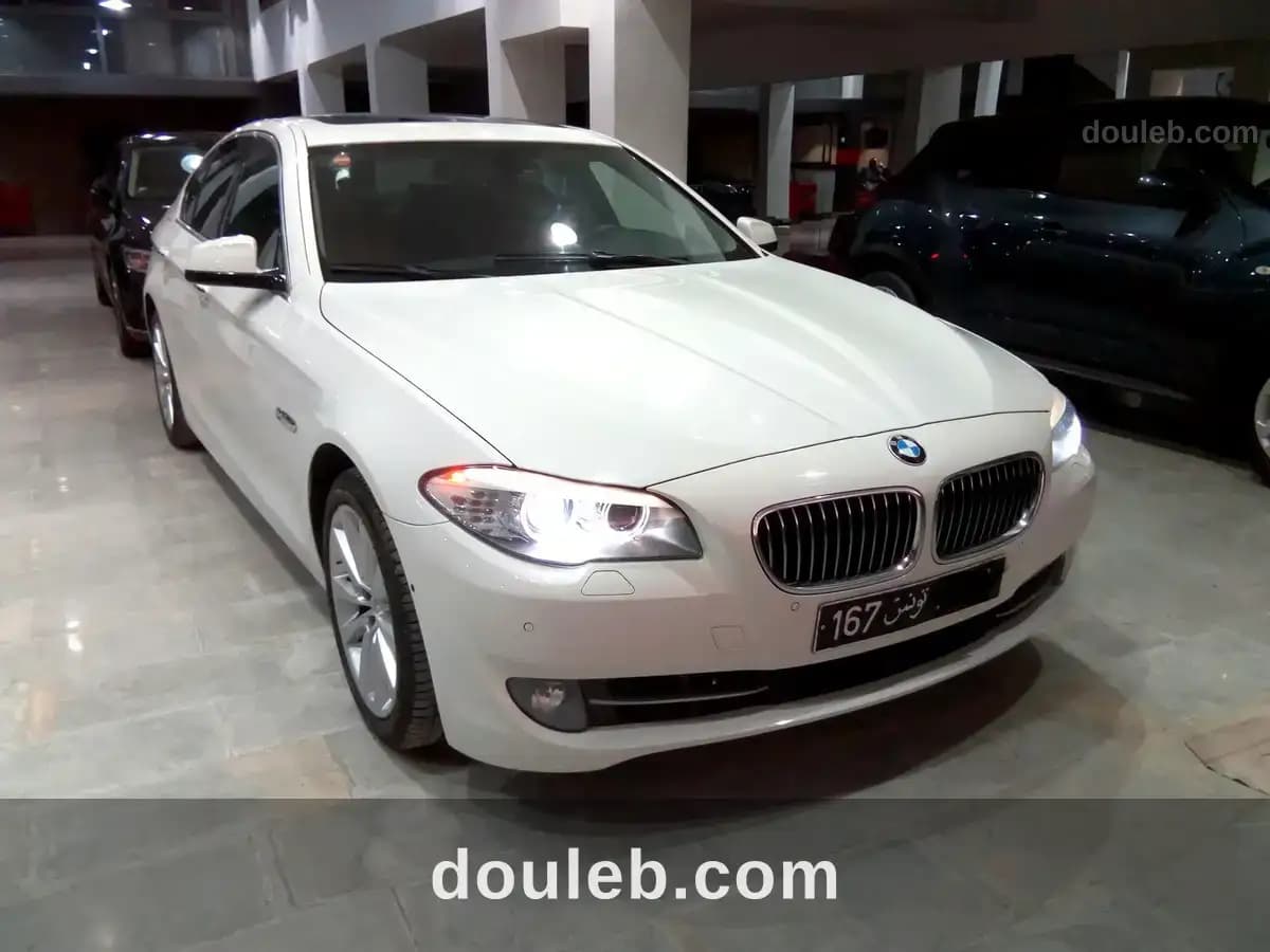 Bmw f10 520i à Tunis