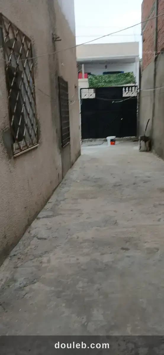 Maison à 2 chambre et 1 salon et salle de bain à Ariana