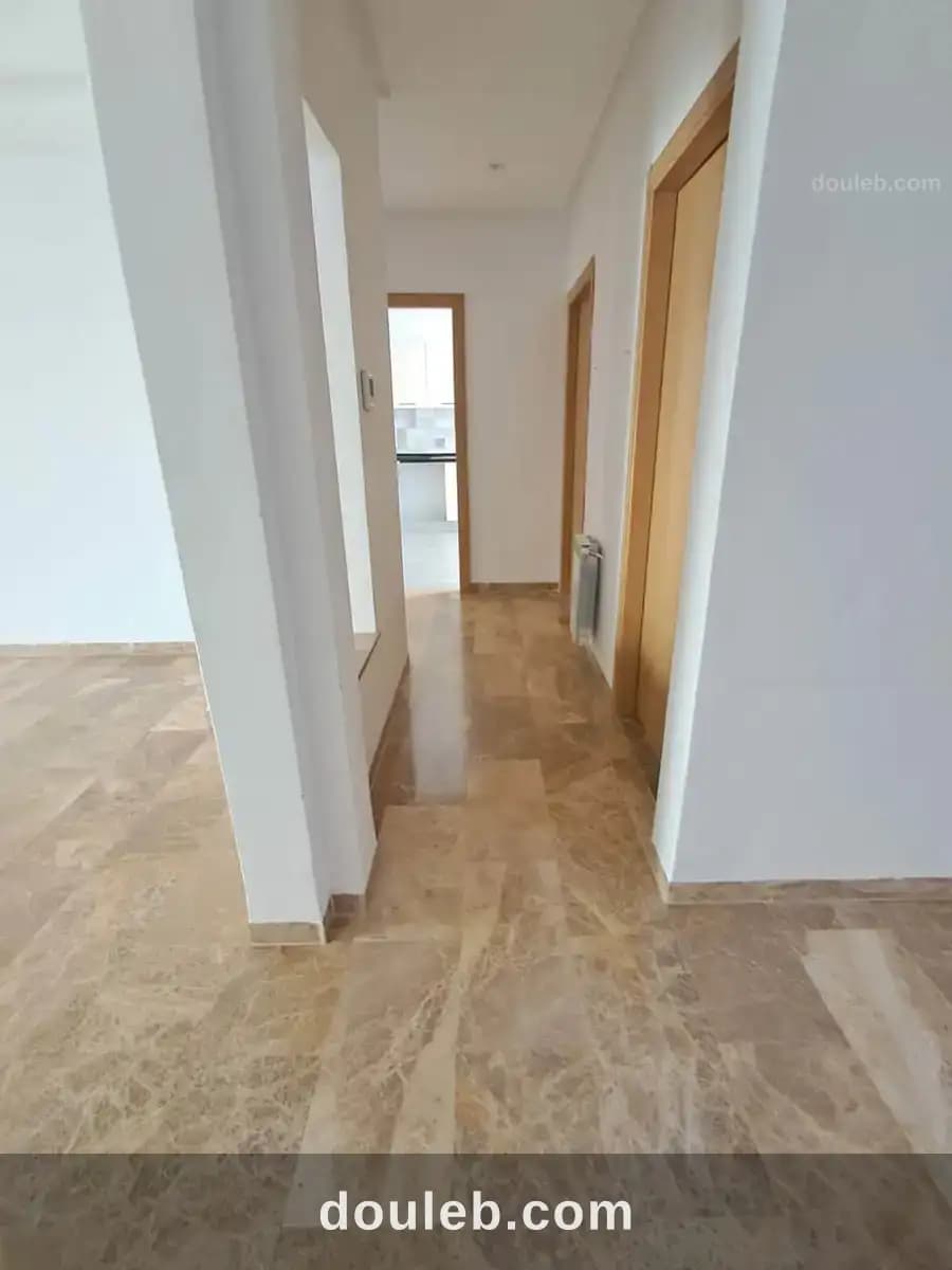 Agréable appt s3 haut stg cité ennasr à Ariana