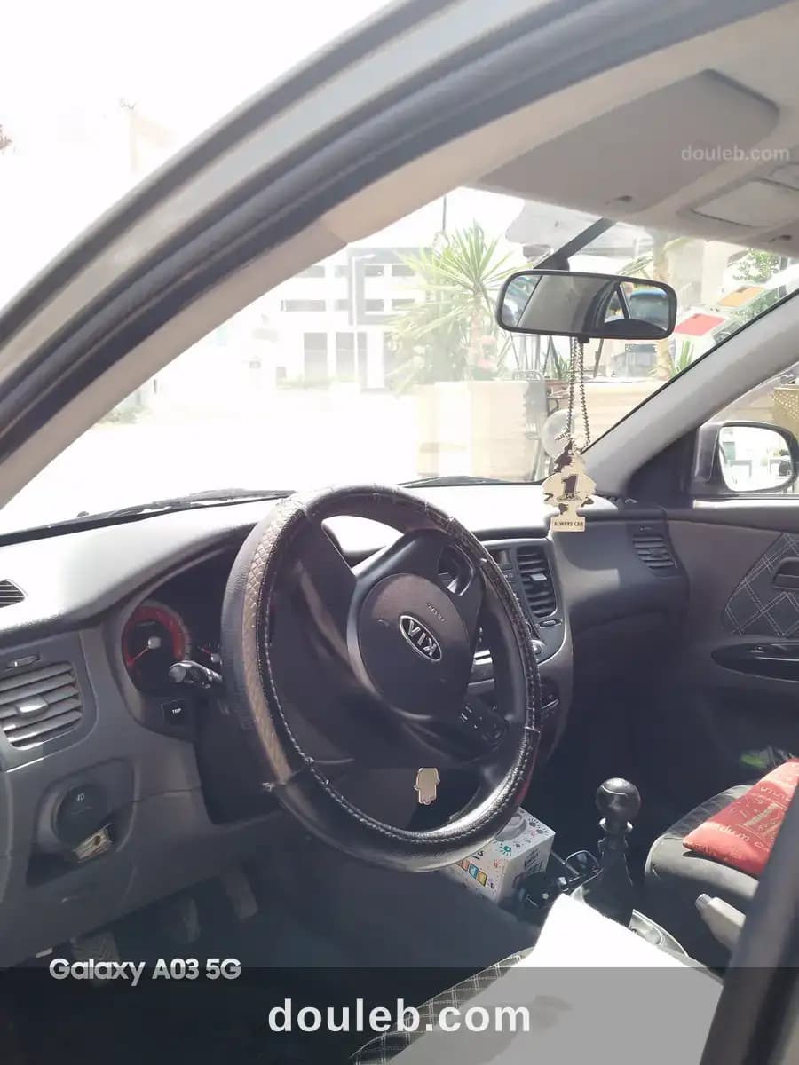 Kia rio 2011 - Miniature 3