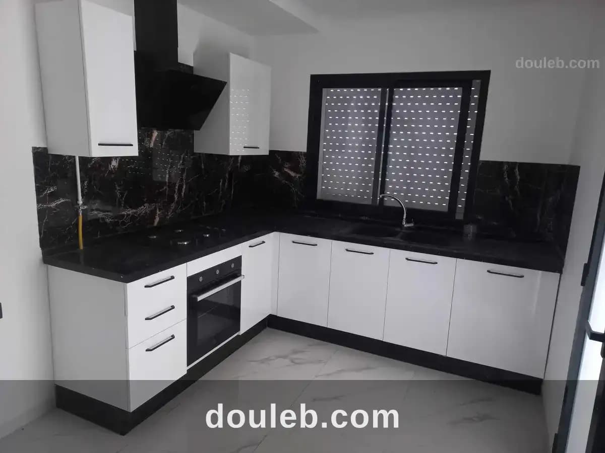 Appartement s2 près ben yaghlen ain zaghouan à Tunis