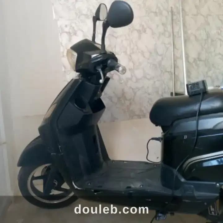 Scooter électrique red e à Tunis