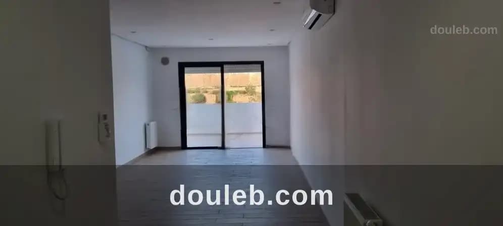 Appartement a ennaser avec terrasse à Ariana