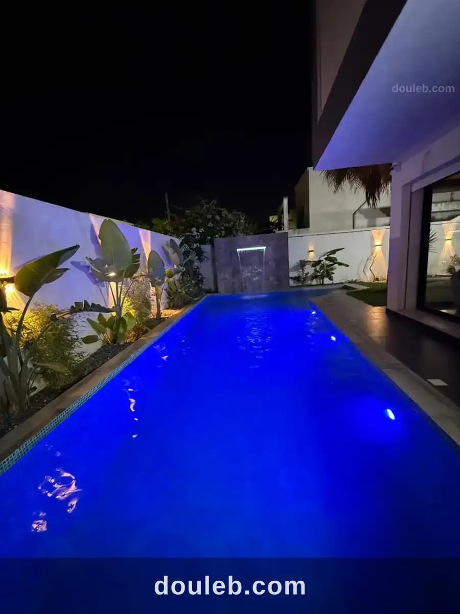 Villa tres haut standing a menzah 8 avec piscine - Miniature 2