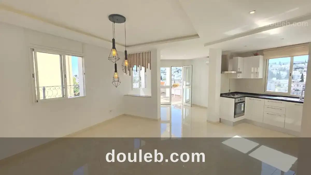 Appartement s2 avec terrasse a menzah 7bis à Ariana