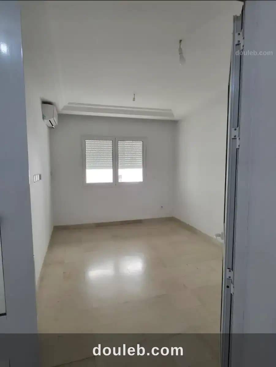Appartement s2 a cote monoprix à Tunis